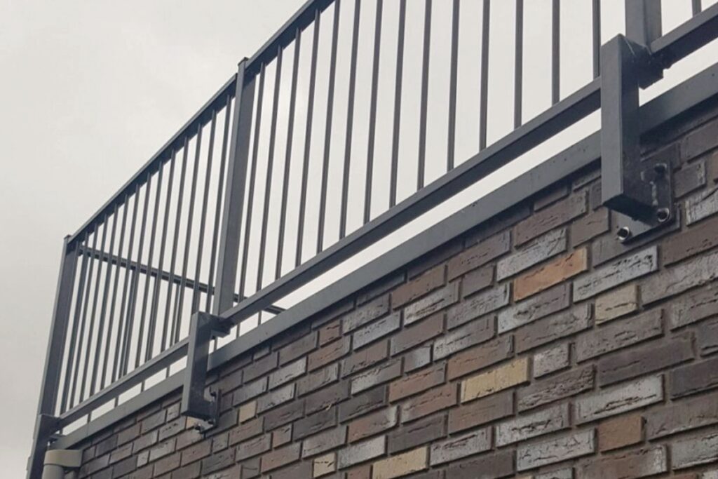 Stalen balustrade in Stadskanaal